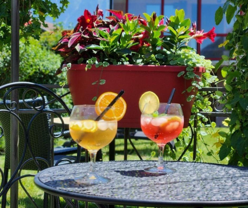 Reves Gourmands, Hotellerie & Gastronomie Vernayaz Exterior foto